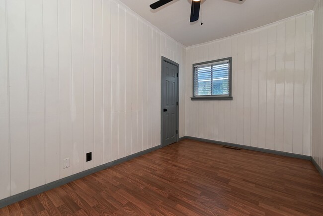 Building Photo - 1507 Bois D'Arc St