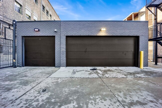 Building Photo - 4911 S Calumet Ave