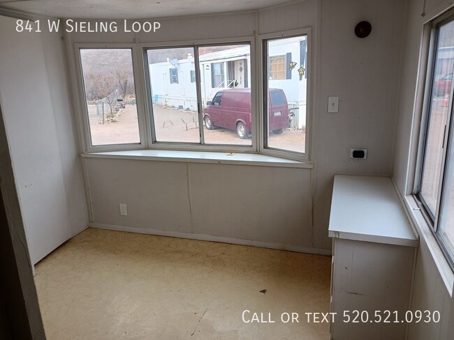 Building Photo - 2 Bed/1.5 Bath Mobile Home