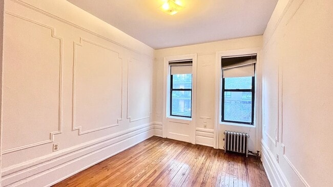 Building Photo - 147 S 4th St