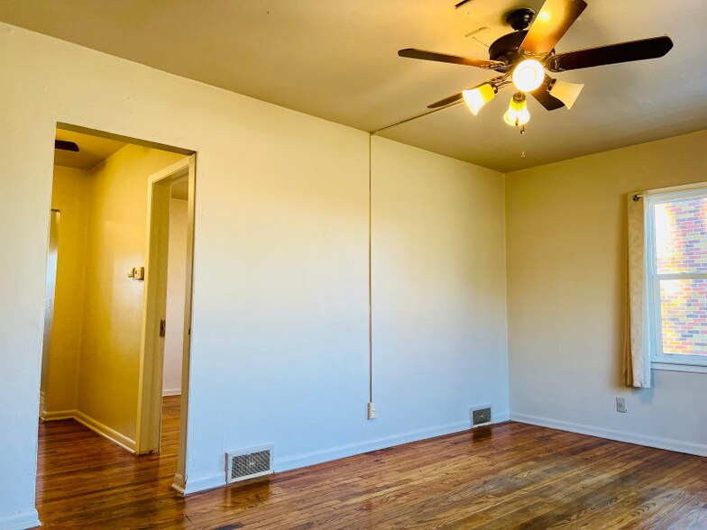 Building Photo - 2120 23rd St