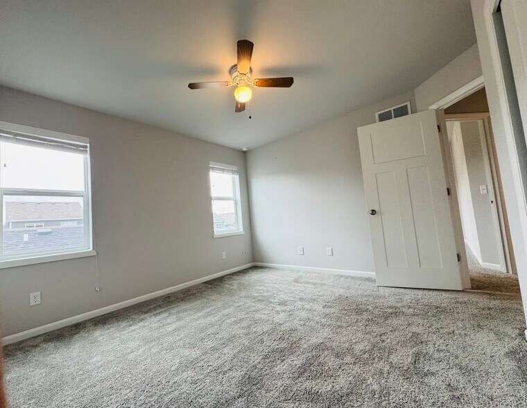 Building Photo - 615 Prospect Rd