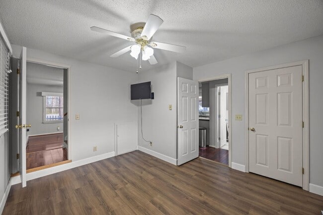 Building Photo - 4984 HWY 264