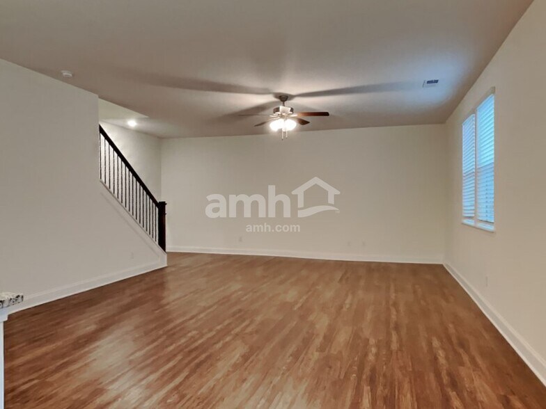 Building Photo - 112 Ashton Dr