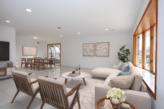 Building Photo - 1150 70th St