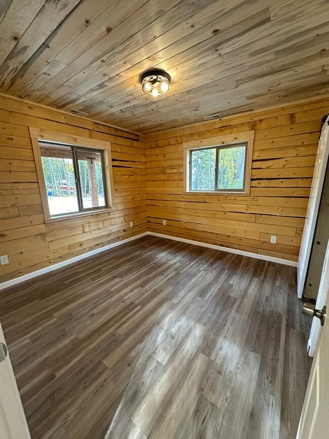 Building Photo - New Construction Log Home | 2 bedroom | 2.5 bathrooms