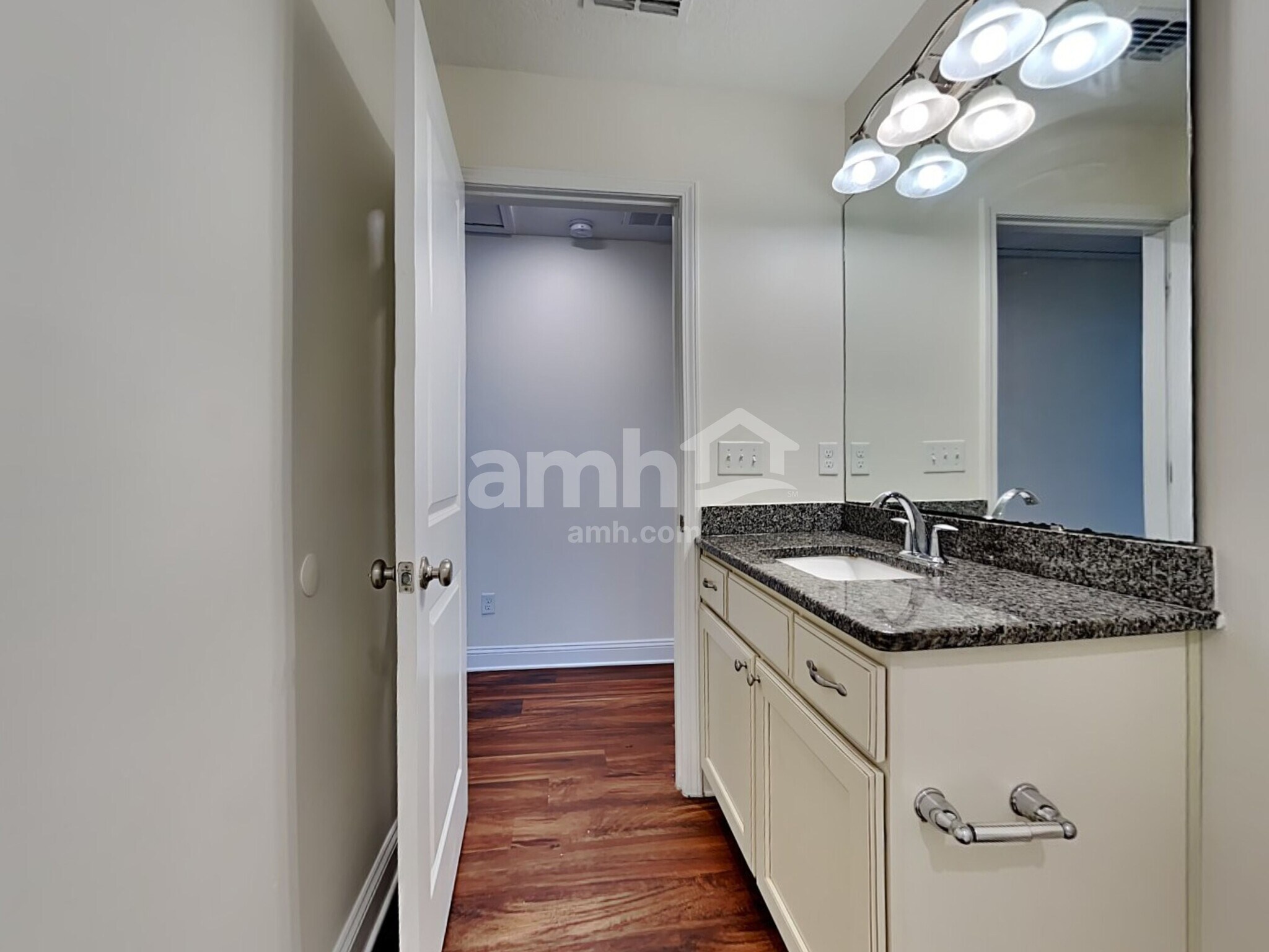 Building Photo - 653 Welcome Home Dr