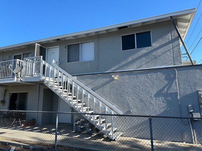Building Photo - Vine st