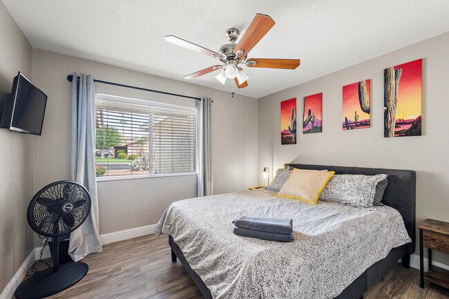 Building Photo - 4329 E Cherokee St