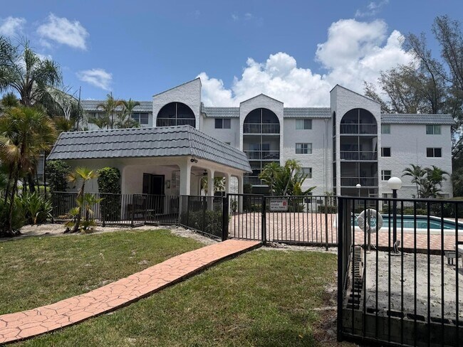 Building Photo - 3360 Spanish Moss Terrace