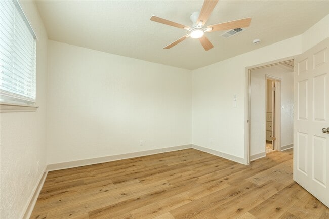 Building Photo - 2305 55th St