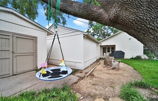 Building Photo - 1635 Althea Dr