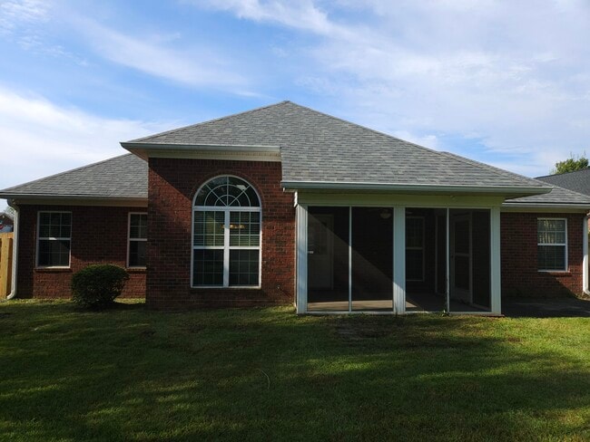 Building Photo - 219 Rainbow Falls