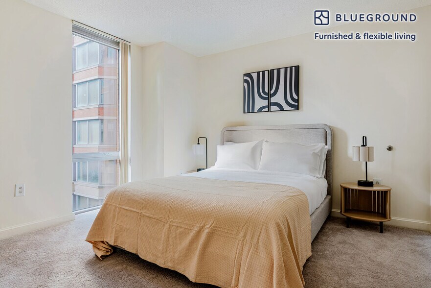 Building Photo - 4835 Cordell Ave