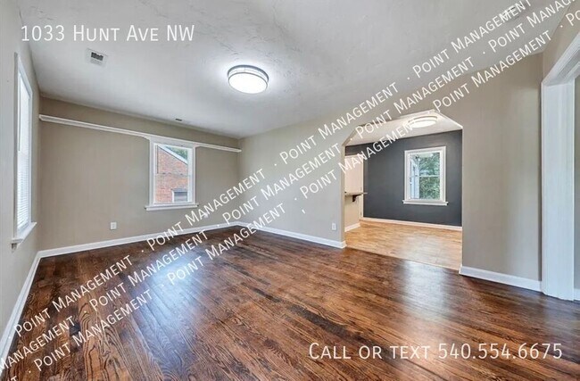Building Photo - 1033 Hunt Ave NW