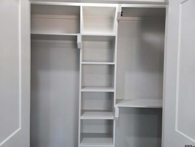 Building Photo - 8129 Cr 485