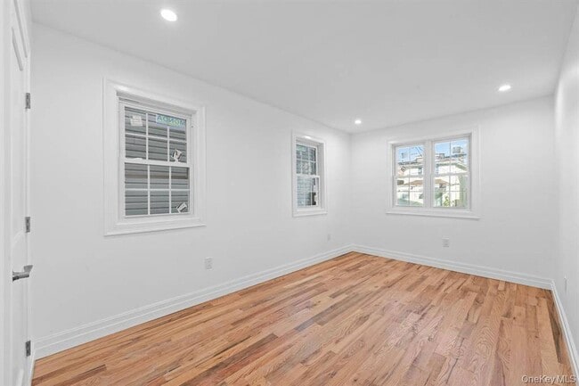 Building Photo - 2118 Quimby Ave