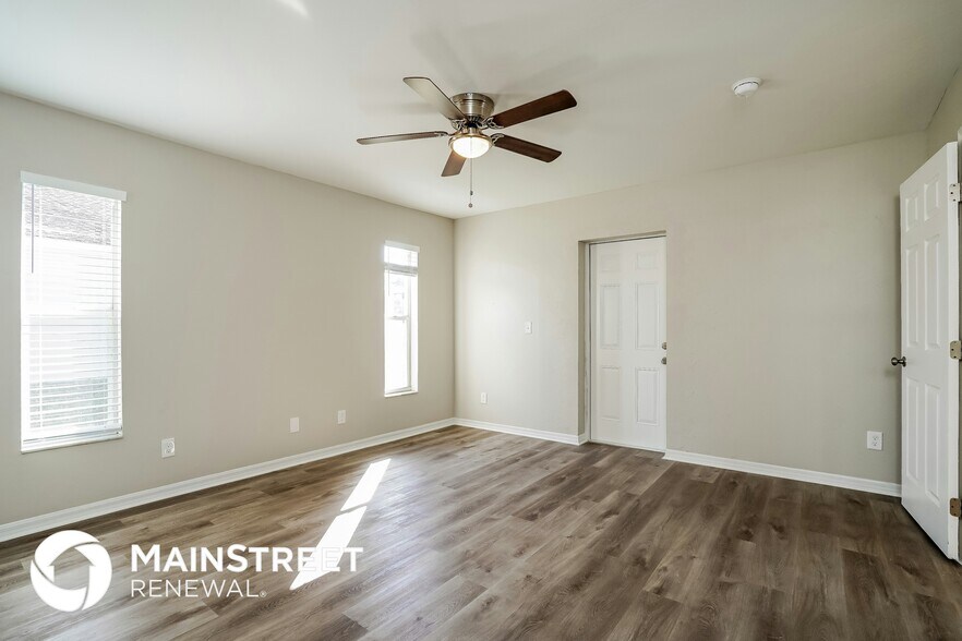 Building Photo - 2914 NW 11th St