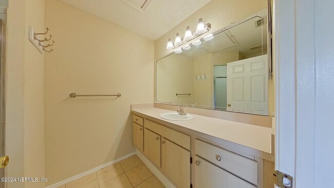 Building Photo - 1701 The Greens Way