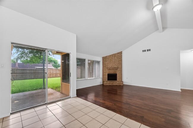 Building Photo - 1122 Woodbridge Ave