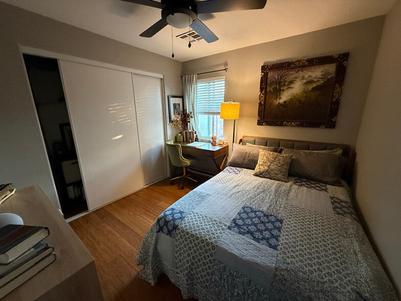 Primary Photo - 359 N 21st Ave