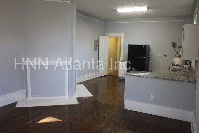 Building Photo - 1524 Murphy Ave SW