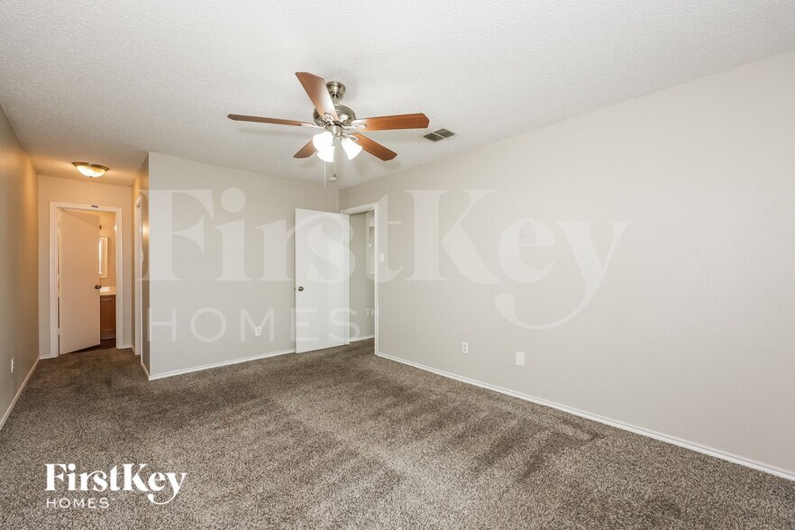 Building Photo - 3945 German Pointer Way