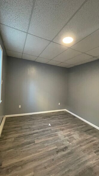 Building Photo - 1628 Wolf St
