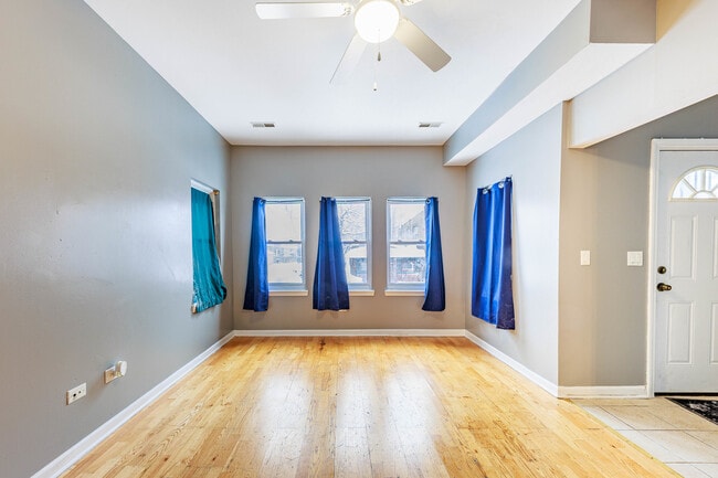 Building Photo - 2446 W 69th St