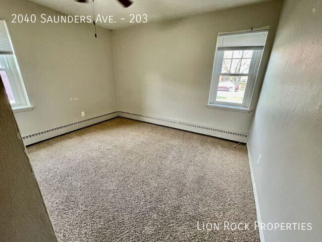 Building Photo - 2040 W Saunders Ave