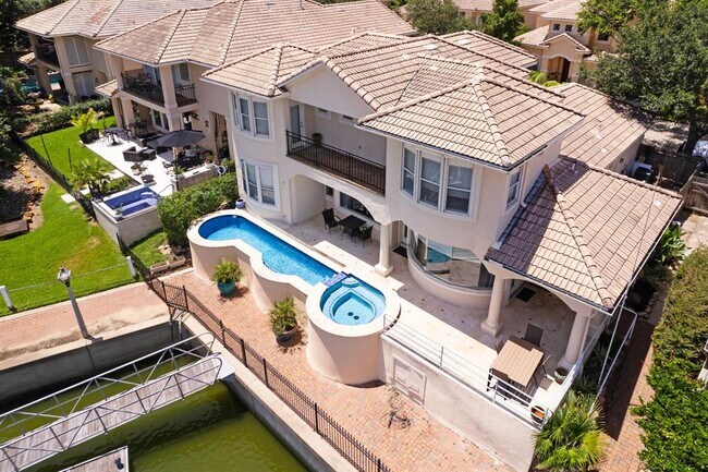 Building Photo - 305 Harborside Cir