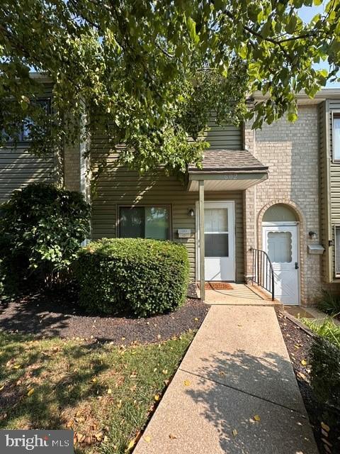 Building Photo - 602 Valley Dr