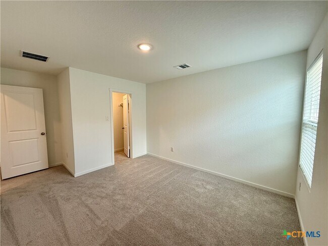 Building Photo - 3175 Dispatch Dr