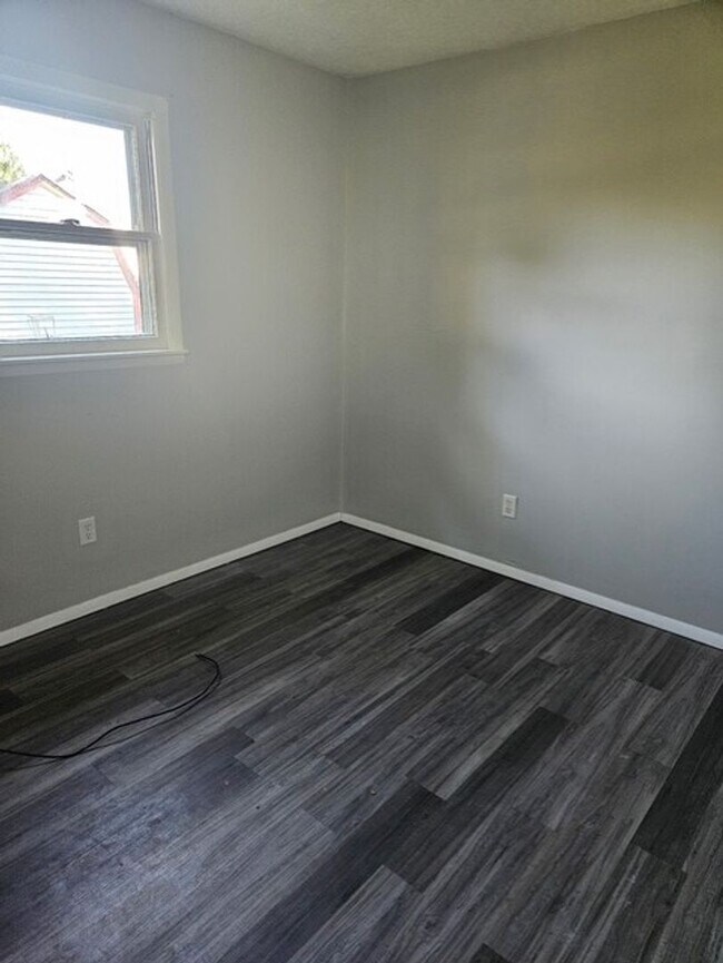 Building Photo - 510/503 Liberty St. - NAAAM