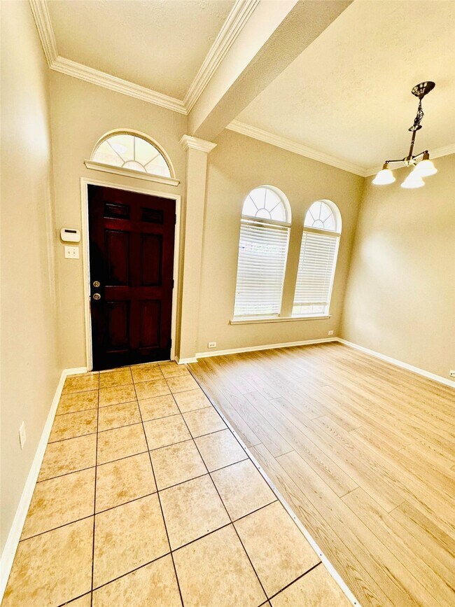 Building Photo - 20747 Pine Rain Ct