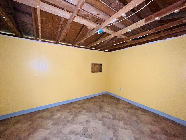 Building Photo - 6507 Longview St