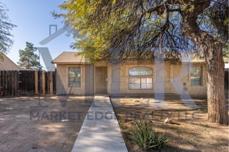 Building Photo - 3Bed/1Bath House at Chandler Blvd/McQueen Rd! Move-In Ready on 06/04/2026! -- NO HOA! RV GATE!