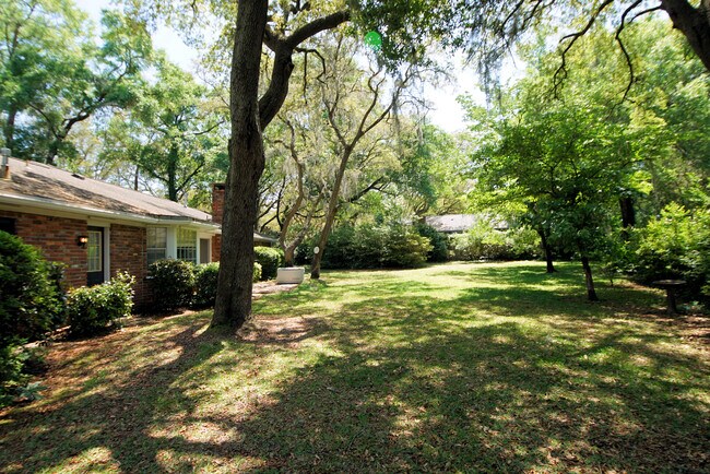 Building Photo - 18 Sherwood Rd NW