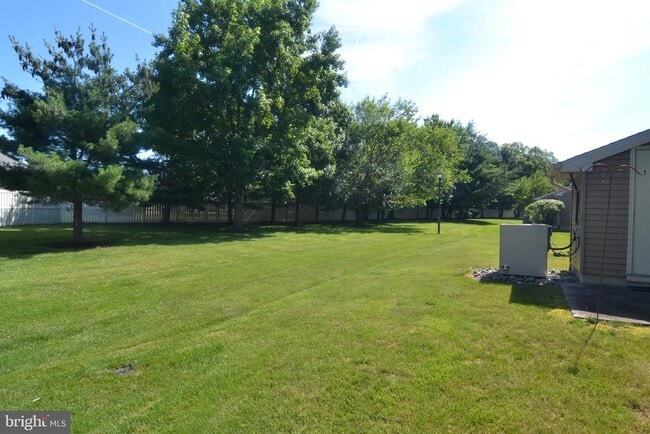 Building Photo - 4004 Adelaide Dr