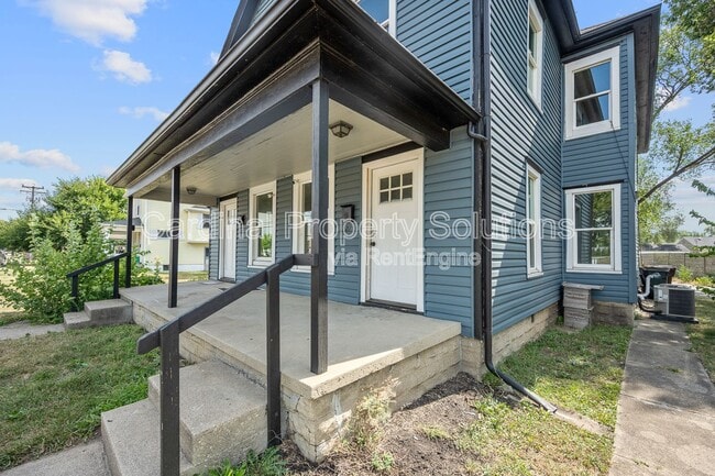 Building Photo - 1227 Woodside Blvd