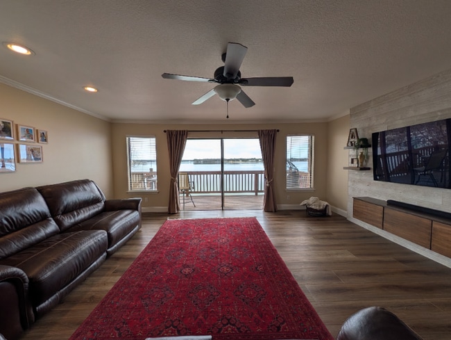 Building Photo - 810 Eglin Pkwy NE