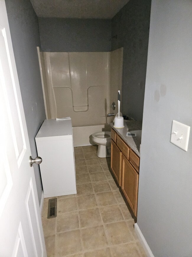 Building Photo - 207 Broad St