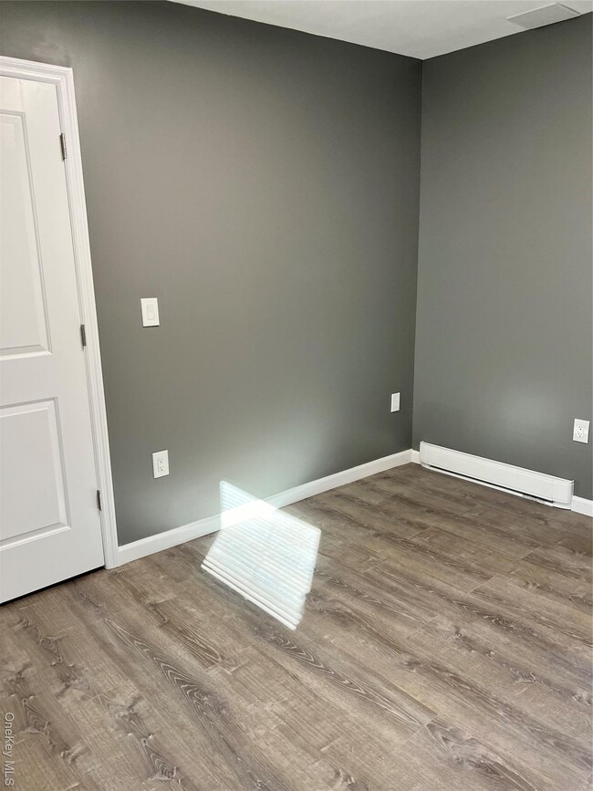 Building Photo - 21 Collegeview Ave