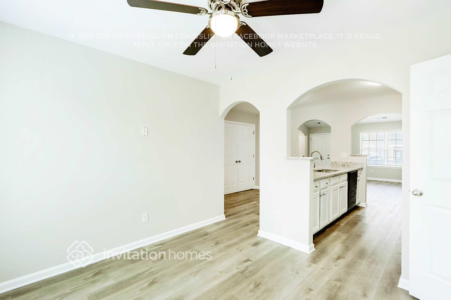 Building Photo - 5000 Buckeye Pl