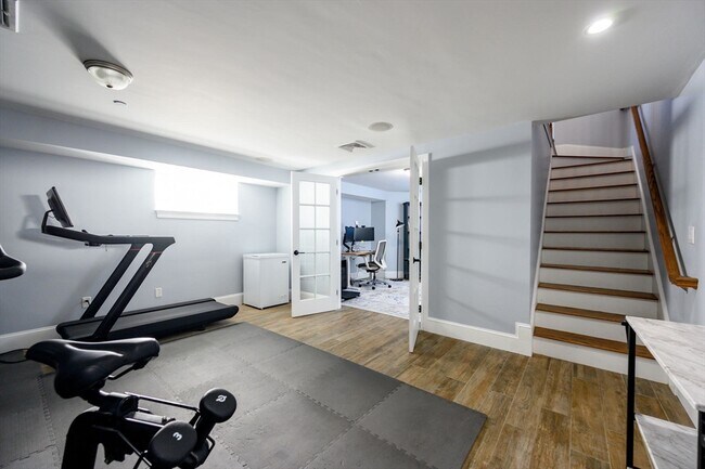 Building Photo - 39 Coffey St