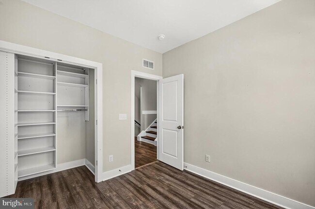 Building Photo - 1013 S Taylor Ct