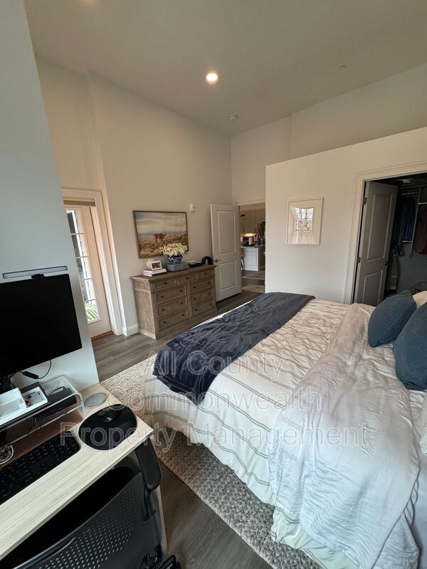 Building Photo - 320 Middlesex Ave