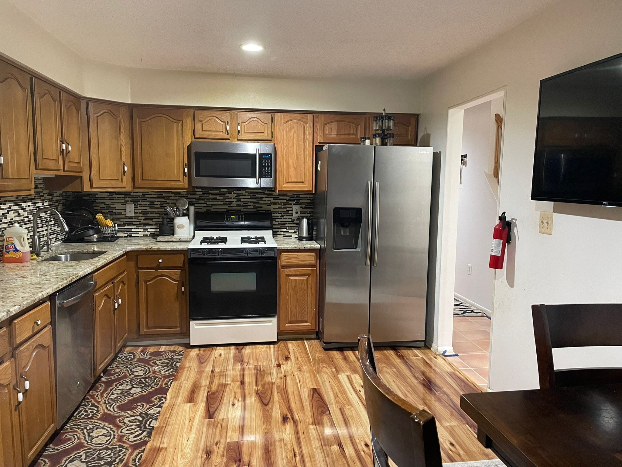 Kitchen - 176 Thoreau Dr