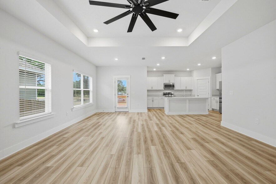 Building Photo - 209 Camellia Dr