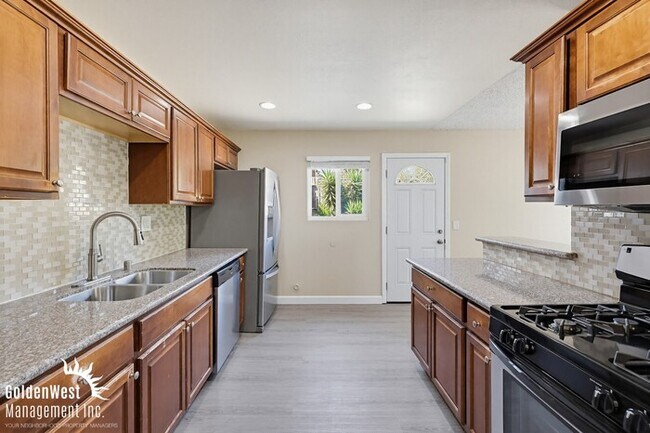 Building Photo - Updated 3Bdm 2Ba Home with Large Backyard in National City!